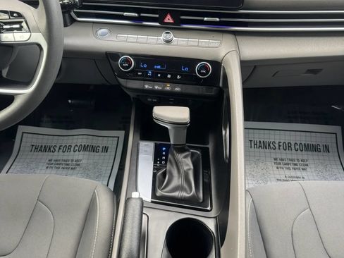 Used 2024 Hyundai Elantra SEL FWD image 43