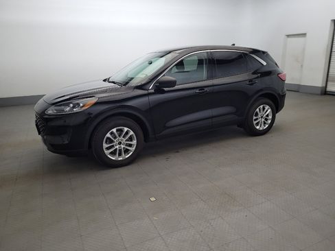 Used 2022 Ford Escape SE w/ Cold Weather Package image 2