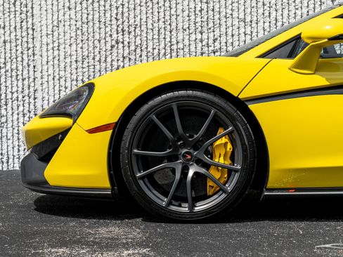 Used 2018 McLaren 570S Coupe image 11