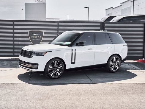 Used 2025 Land Rover Range Rover SE AWD/4WD image 5