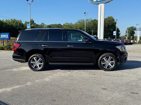 Used 2024 Ford Expedition Limited RWD image 2