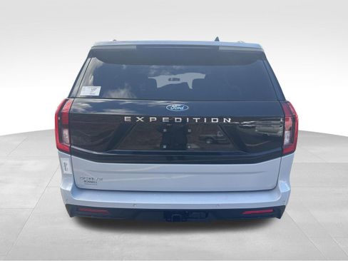 New 2026 Ford Expedition Active image 6