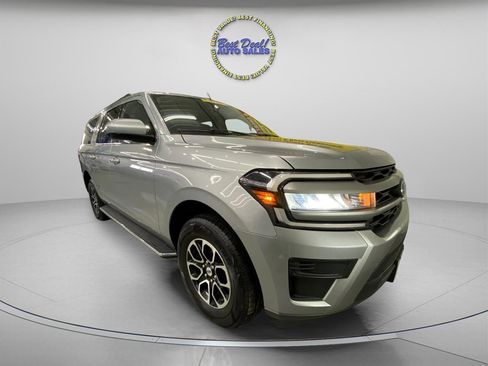 Used 2023 Ford Expedition Max XLT image 7