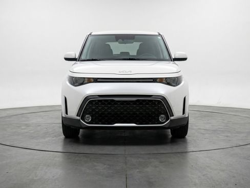Used 2025 Kia Soul LX w/ LX Technology Package FWD image 2