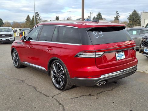 Used 2025 Lincoln Aviator Reserve w/ Equipment Group 201A image 9