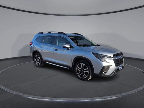 Used 2023 Subaru Ascent Limited image 2