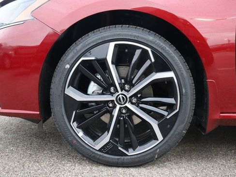 New 2025 Nissan Altima 2.5 SR w/ SR Premium Package image 8