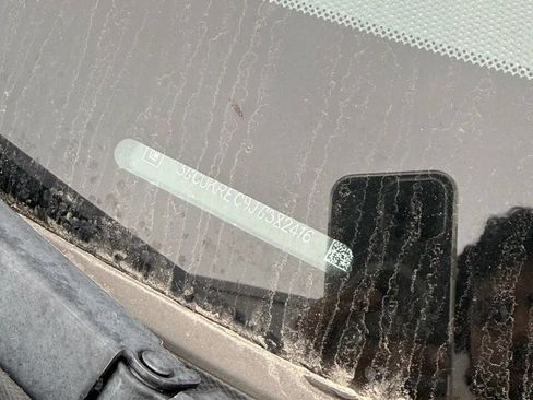 Used 2018 Chevrolet Traverse LT image 31