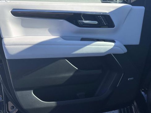 New 2026 Chevrolet Tahoe Premier image 17