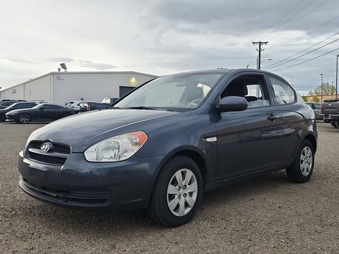 Used 2010 Hyundai Accent GS image 1