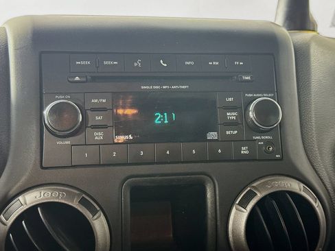 Used 2017 Jeep Wrangler Unlimited Sport w/ Connectivity Group AWD/4WD image 14