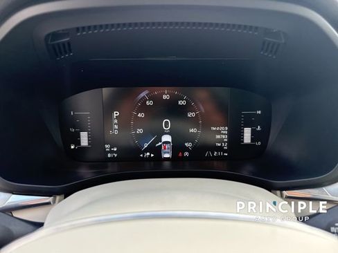 Used 2018 Volvo XC60 T6 Momentum w/ Convenience Package image 19