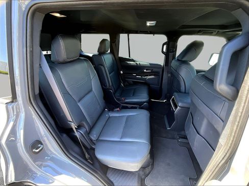 Used 2024 Lexus GX 550 w/ Accessory Package (31) AWD/4WD image 25