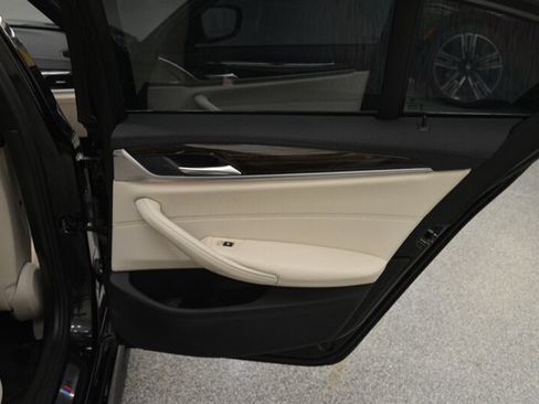 Used 2020 BMW 530i w/ M Sport Package RWD image 39