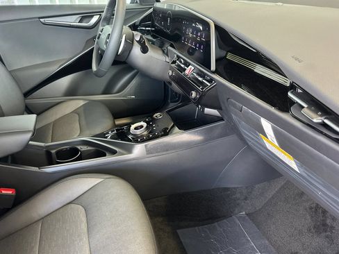 New 2026 Kia Niro Wave FWD image 16