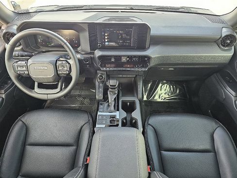 Used 2025 Toyota Land Cruiser image 21