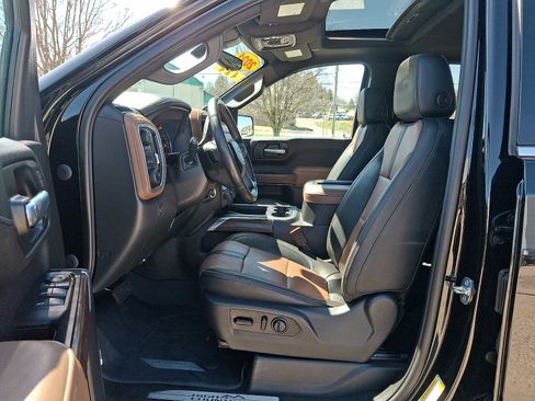 Used 2021 Chevrolet Silverado 1500 High Country w/ Technology Package image 16