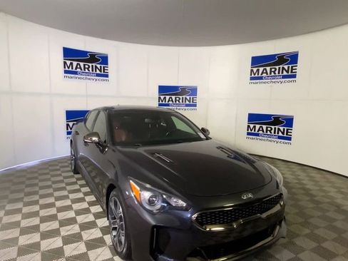 Used 2021 Kia Stinger GT-Line w/ Sun & Sound Package RWD image 4