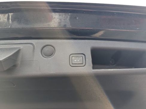 Used 2024 Chevrolet Equinox LT FWD image 18