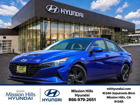 Certified 2023 Hyundai Elantra Blue FWD image 1