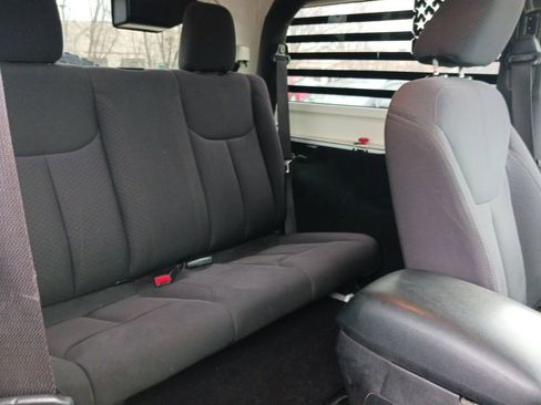 Used 2016 Jeep Wrangler Sport AWD/4WD image 9