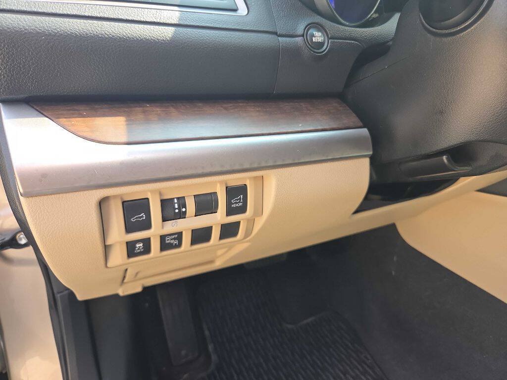 Used 2016 Subaru Outback 2.5i Limited AWD/4WD image 30