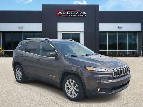 Used 2017 Jeep Cherokee Latitude w/ Comfort/Convenience Group FWD image 1