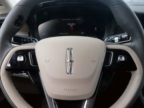 Used 2022 Lincoln Corsair Reserve w/ Sport Package image 18