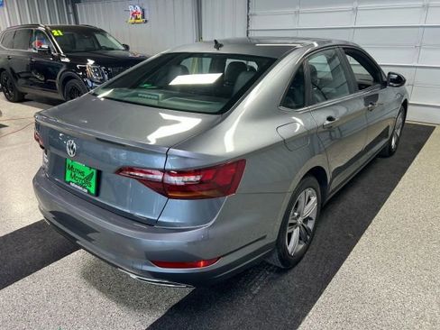 Used 2019 Volkswagen Jetta R-Line image 3