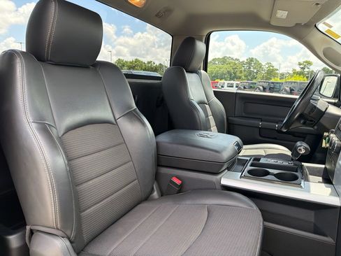 Used 2011 RAM 1500 R/T RWD image 17