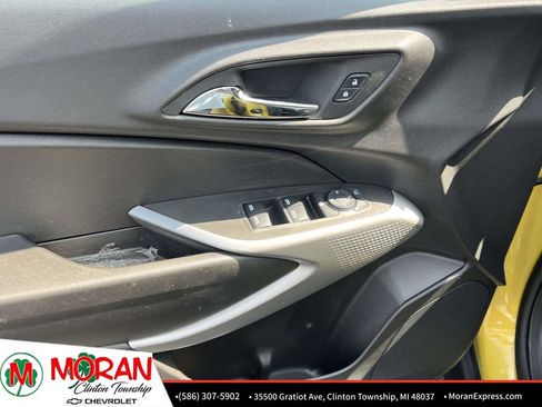 Certified 2024 Chevrolet Trax RS FWD image 15