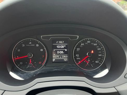 Used 2018 Audi Q3 2.0T Premium w/ Convenience Package FWD image 17