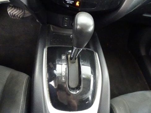 Used 2015 Nissan Rogue S AWD/4WD image 9