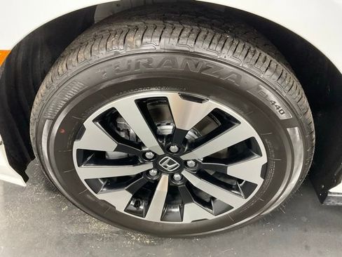 Certified 2026 Honda Odyssey EX-L image 11