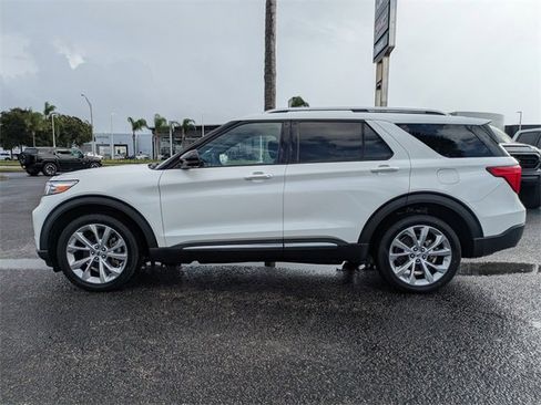 Used 2022 Ford Explorer Platinum w/ Technology Package image 7