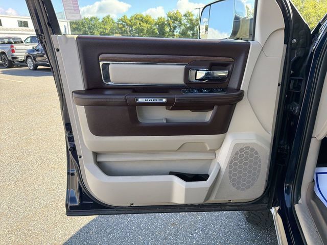 Used 2016 RAM 1500 Laramie w/ Convenience Group AWD/4WD image 23
