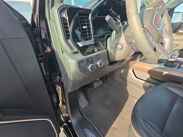 Used 2024 GMC Sierra 1500 SLT w/ SLT Premium Plus Package AWD/4WD image 18