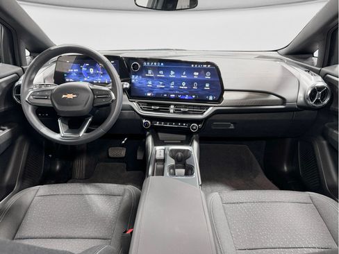 Used 2025 Chevrolet Equinox EV LT FWD image 17