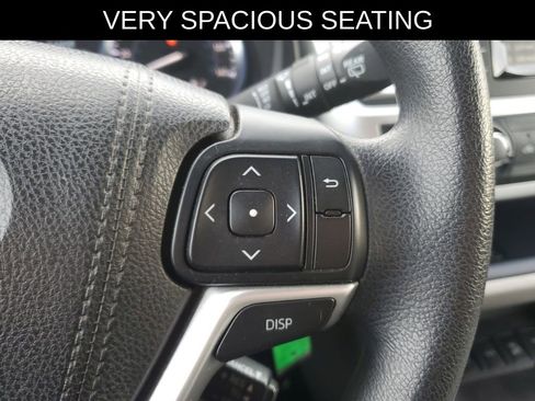 Used 2016 Toyota Highlander LE image 16