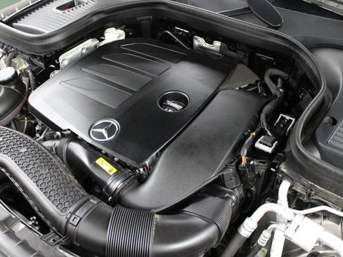 Used 2022 Mercedes-Benz GLC 300 image 42