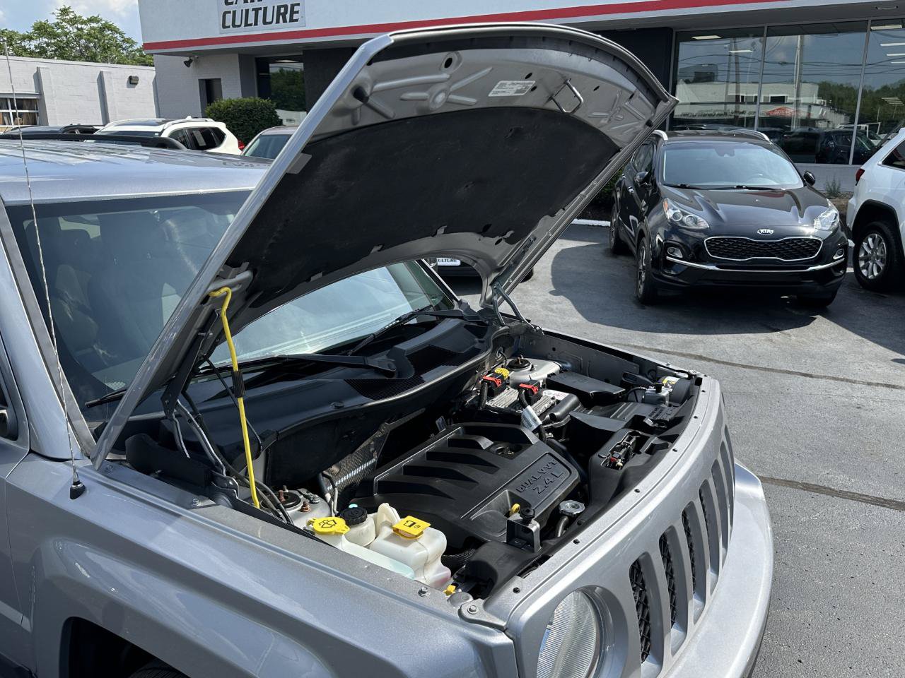 Used 2017 Jeep Patriot Latitude AWD/4WD image 20