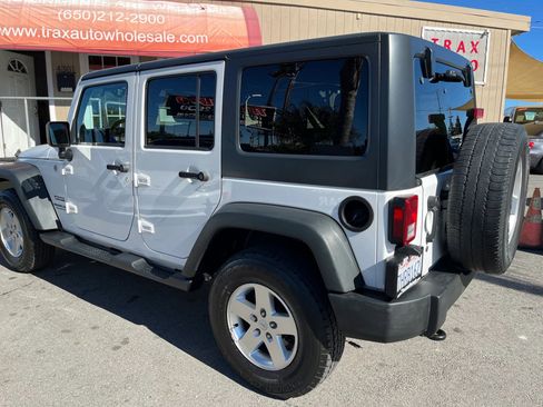 Used 2013 Jeep Wrangler Unlimited Sport w/ Connectivity Group image 5