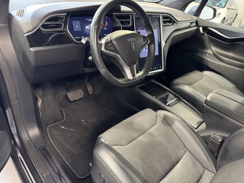 Used 2017 Tesla Model X AWD/4WD image 12