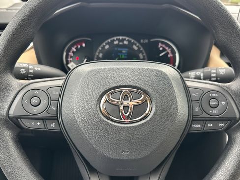 New 2025 Toyota RAV4 XLE image 26