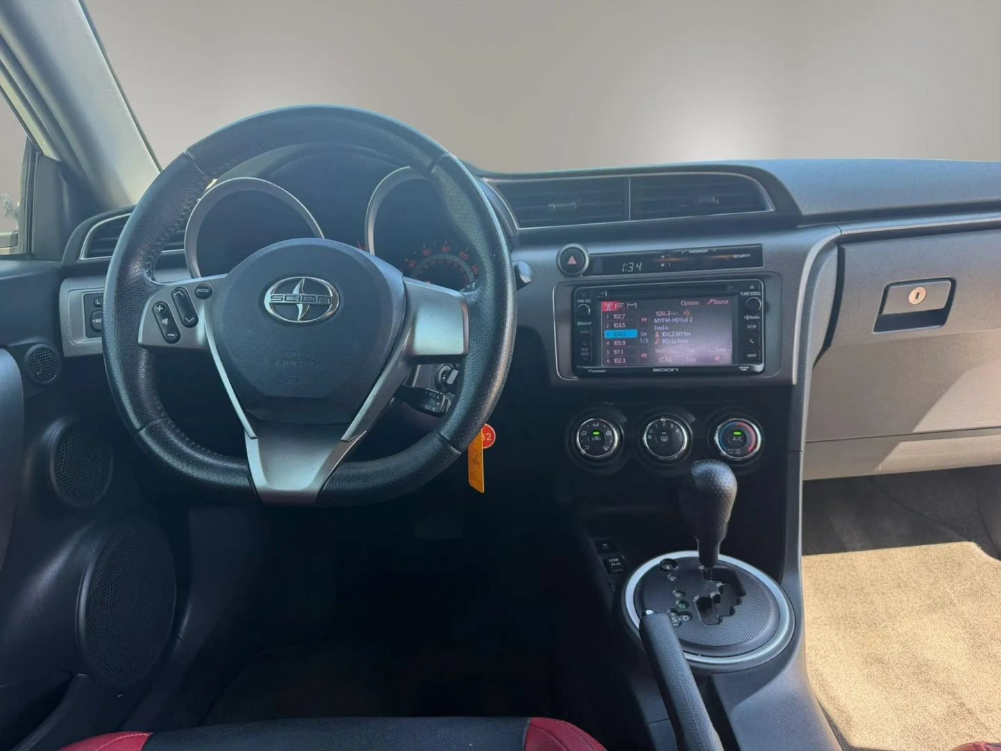 Used 2014 Scion tC FWD image 17