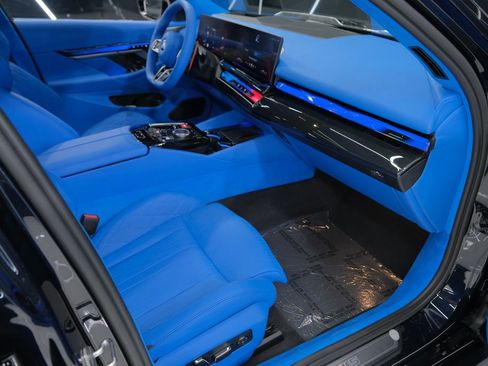 Used 2025 BMW M5 image 49