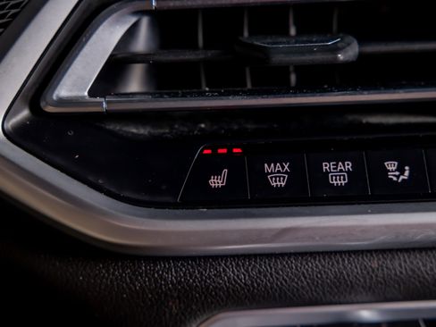 Used 2020 BMW X6 M50i image 13