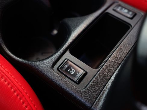 Used 2019 Nissan Rogue SV image 45