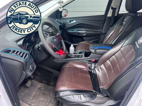 Used 2017 Ford Escape SE AWD/4WD image 5