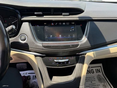 Used 2019 Cadillac XT5 FWD image 18